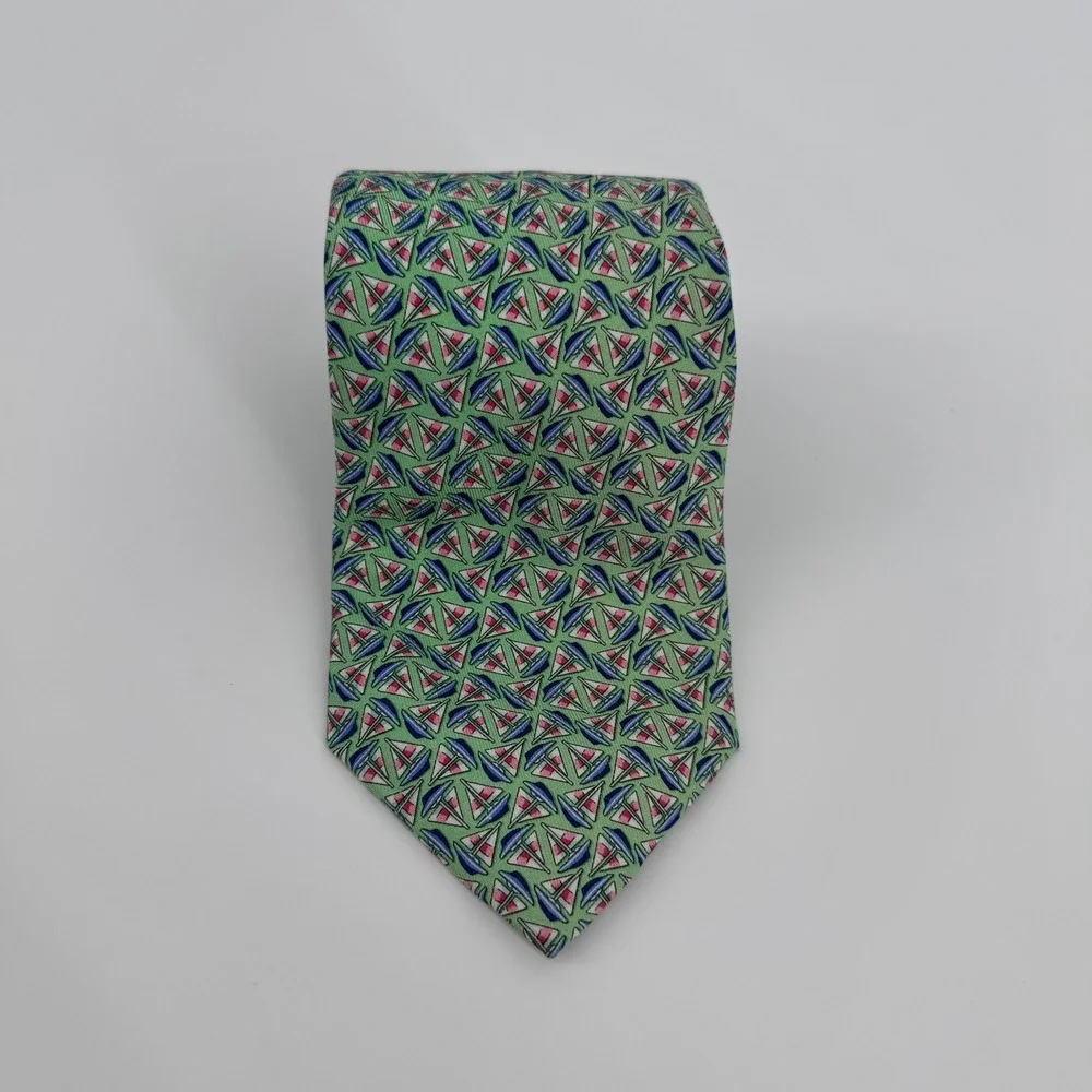 Vineyard Vines Tie Green Sailboat Pattern 100% Silk Necktie Shep‎ & Ian